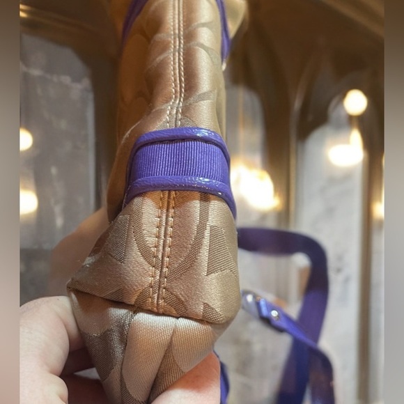 💜Certified Authentic💜 Coach Poppy Daisy Signature Tote Purple / Khaki 🔥EUC🔥 - Picture 3 of 8